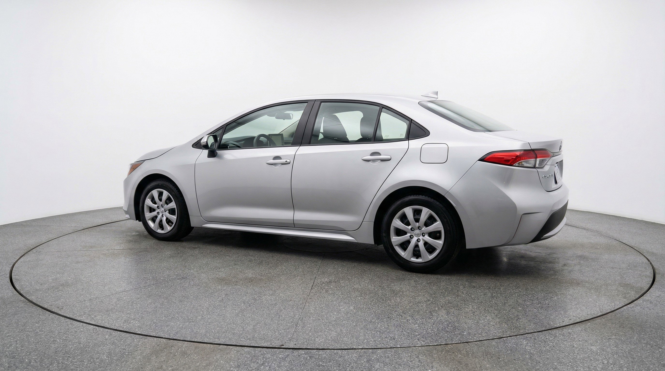 Used 2025 Toyota Corolla LE FWD image 6