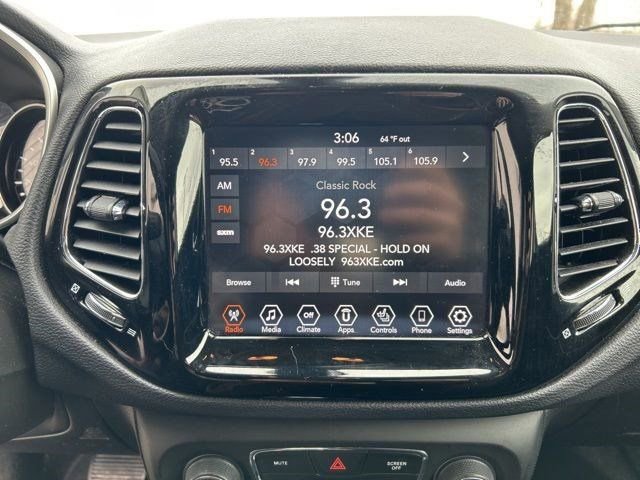 Used 2020 Jeep Compass Limited image 21