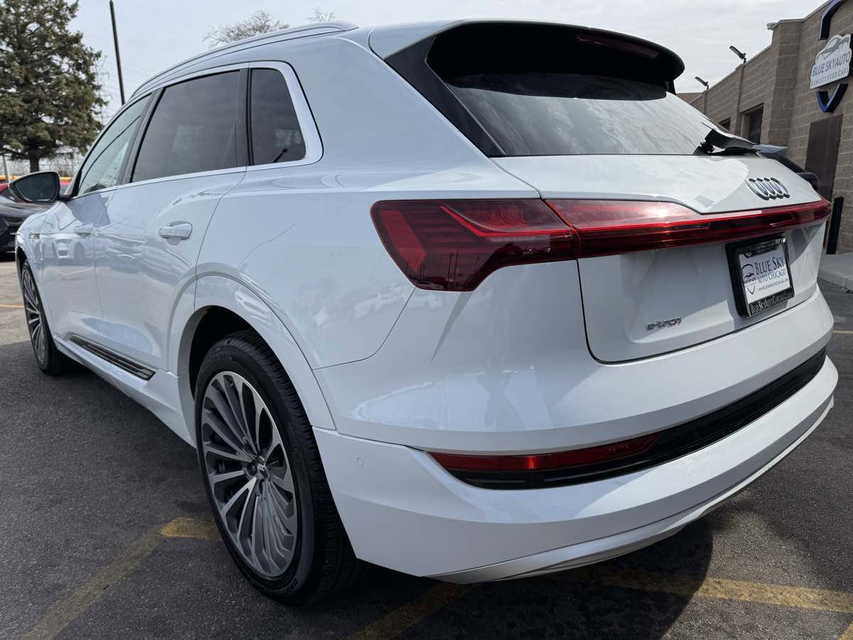 Used 2019 Audi e-tron Prestige w/ Prestige Package image 7