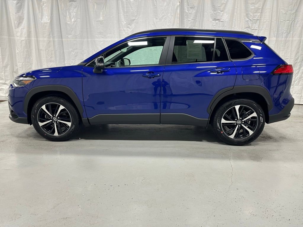 Used 2025 Toyota Corolla Cross XSE w/ Convenience Package image 4