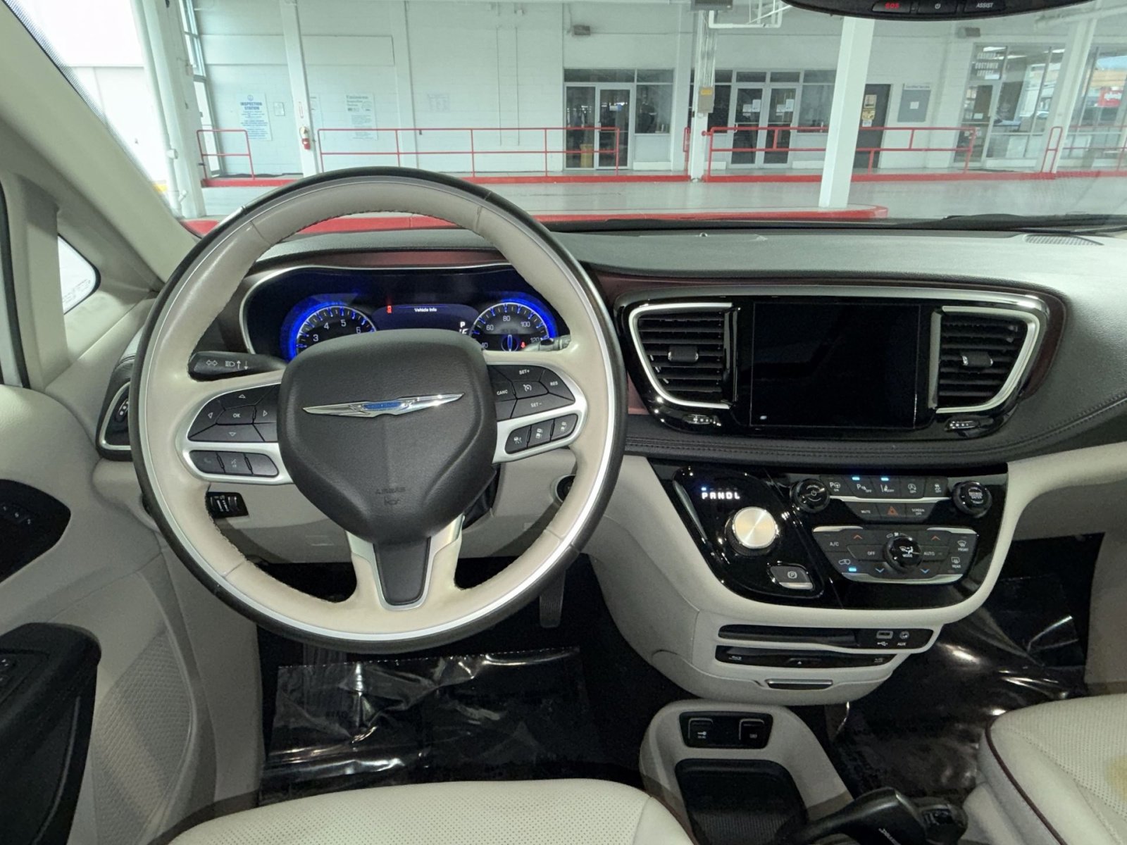 Used 2019 Chrysler Pacifica Limited w/ Tire & Wheel Group image 16