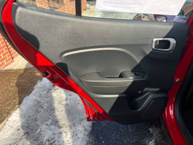 Used 2023 Hyundai Venue SEL image 23