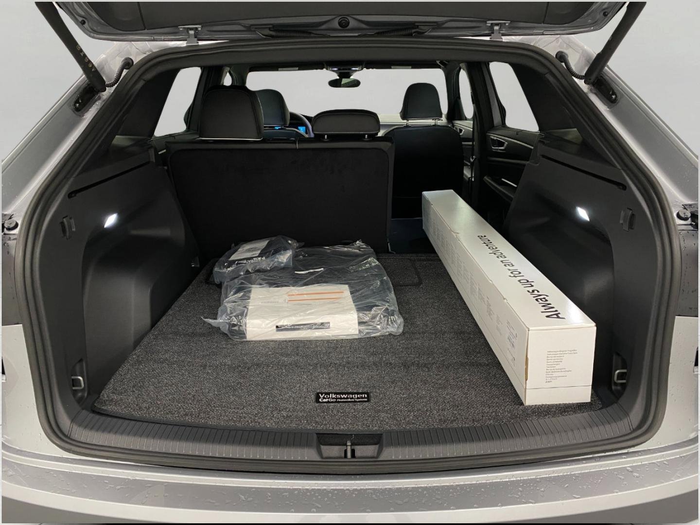 New 2026 Volkswagen Atlas Cross Sport SEL Premium R-Line image 6