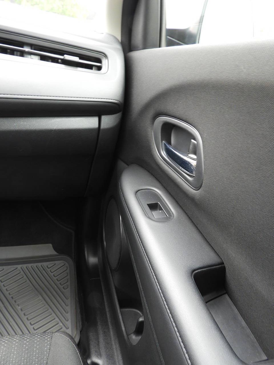 Used 2018 Honda HR-V LX image 35
