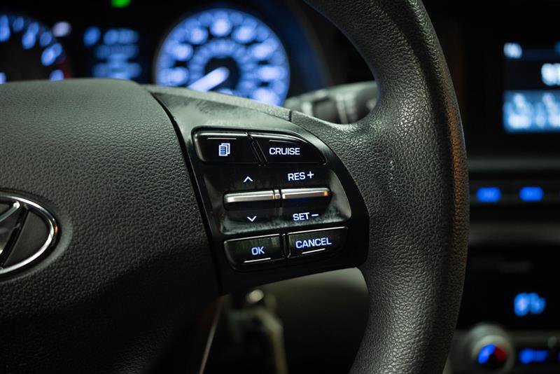 Used 2020 Hyundai Elantra SE FWD image 22