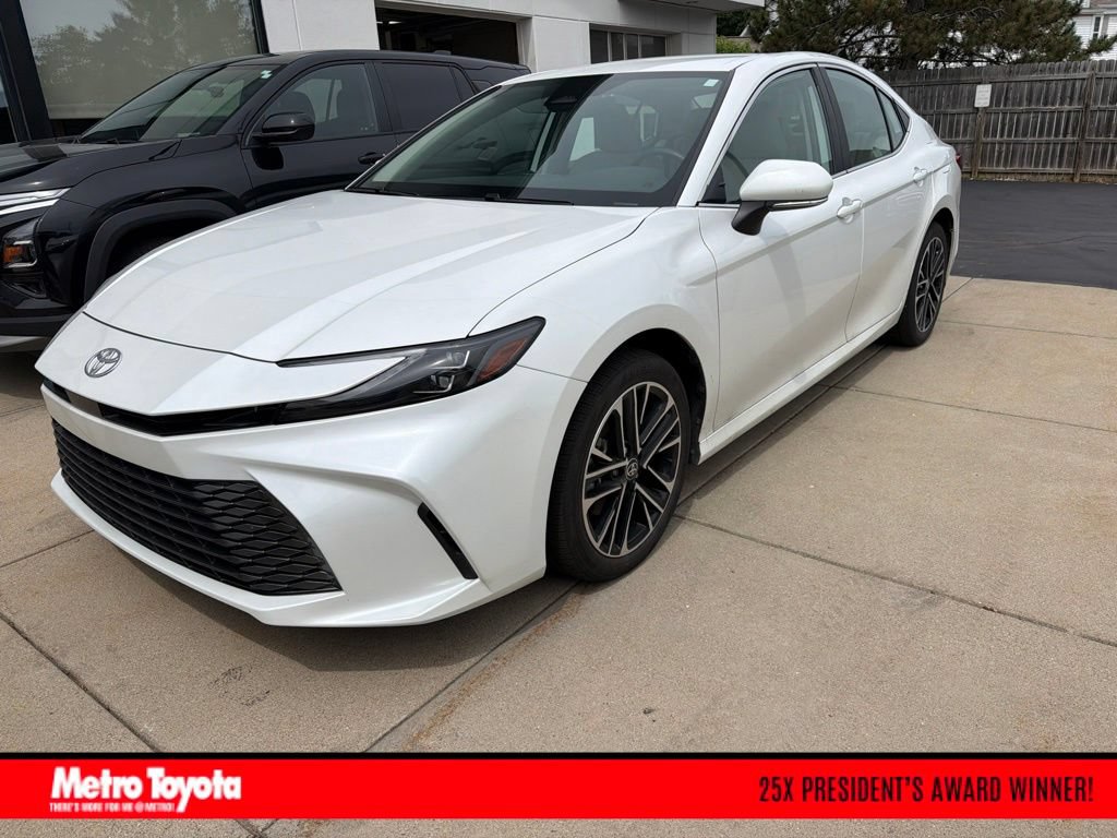 Certified 2025 Toyota Camry XLE AWD/4WD image 1