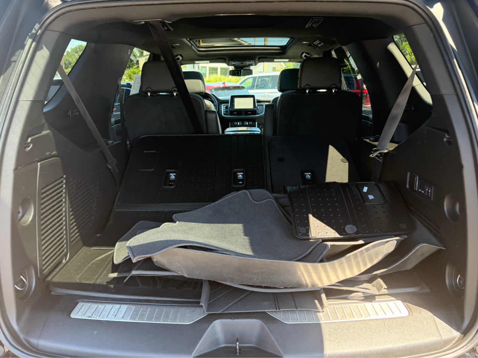 Used 2024 Chevrolet Tahoe RST w/ Luxury Package AWD/4WD image 27