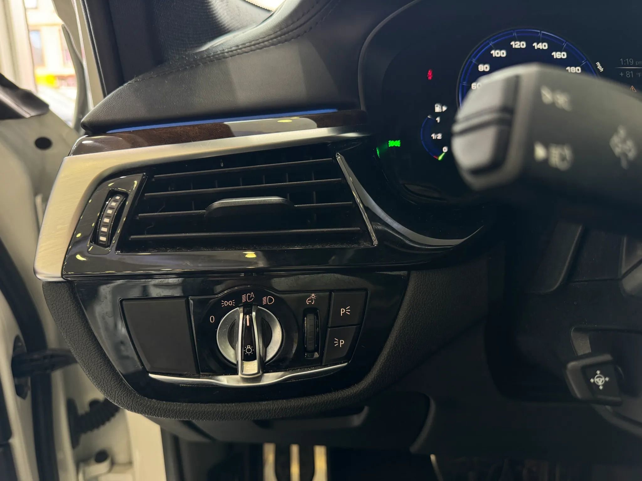 Used 2019 BMW M550i xDrive w/ Premium Package AWD/4WD image 14