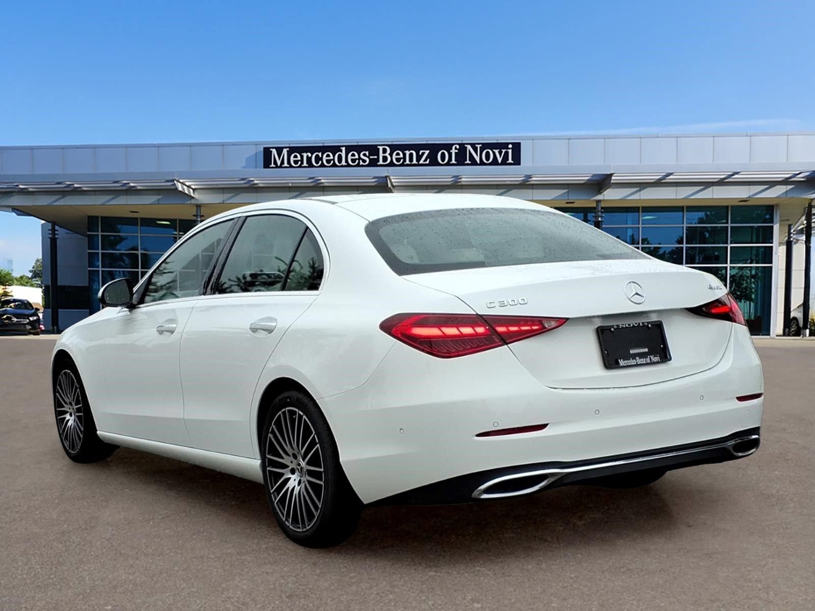 Used 2025 Mercedes-Benz C 300 4MATIC Sedan image 3