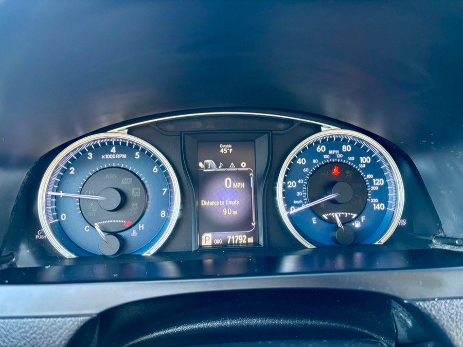 Used 2015 Toyota Camry XLE FWD image 18