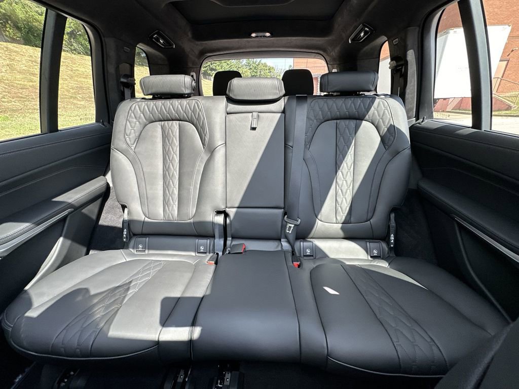 Used 2025 BMW X7 M60i image 46