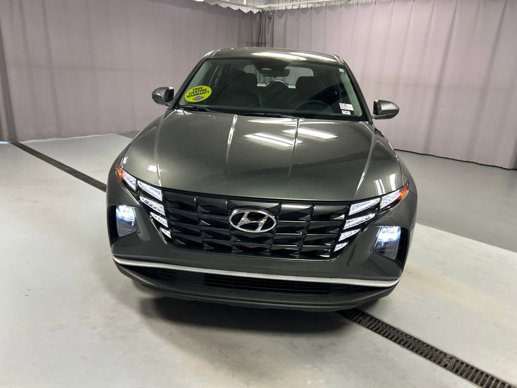 Used 2023 Hyundai Tucson SE image 2