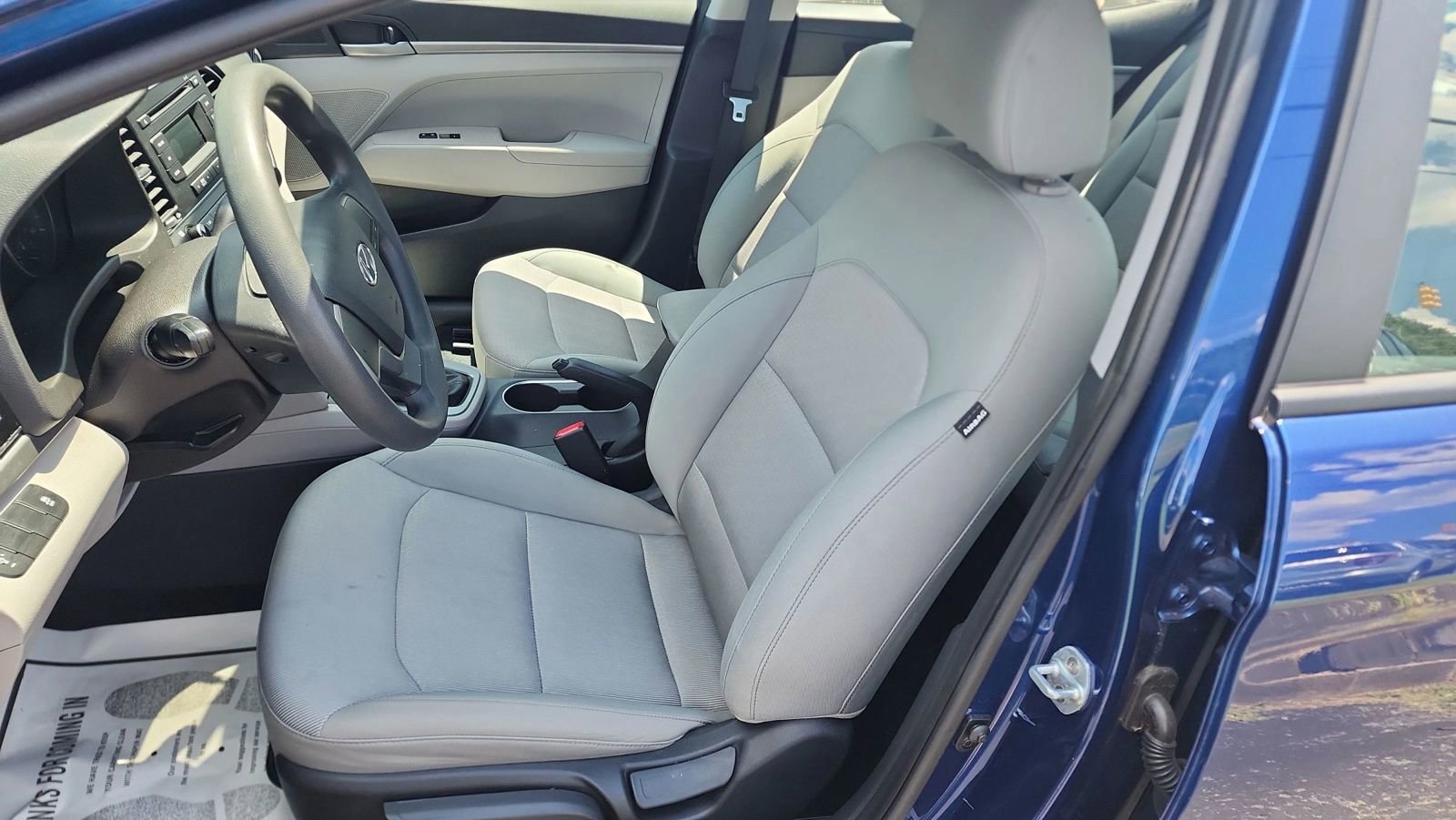 Used 2017 Hyundai Elantra SE image 19