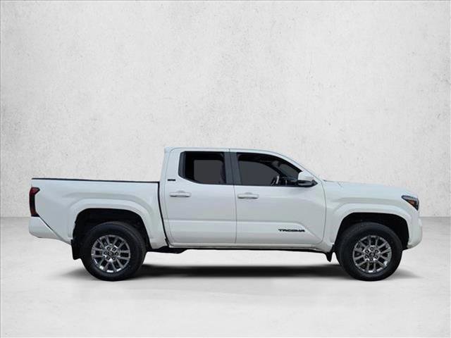 Used 2024 Toyota Tacoma SR5 AWD/4WD image 4
