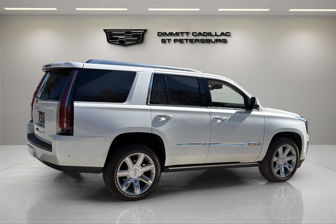 Used 2017 Cadillac Escalade Premium Luxury RWD image 4