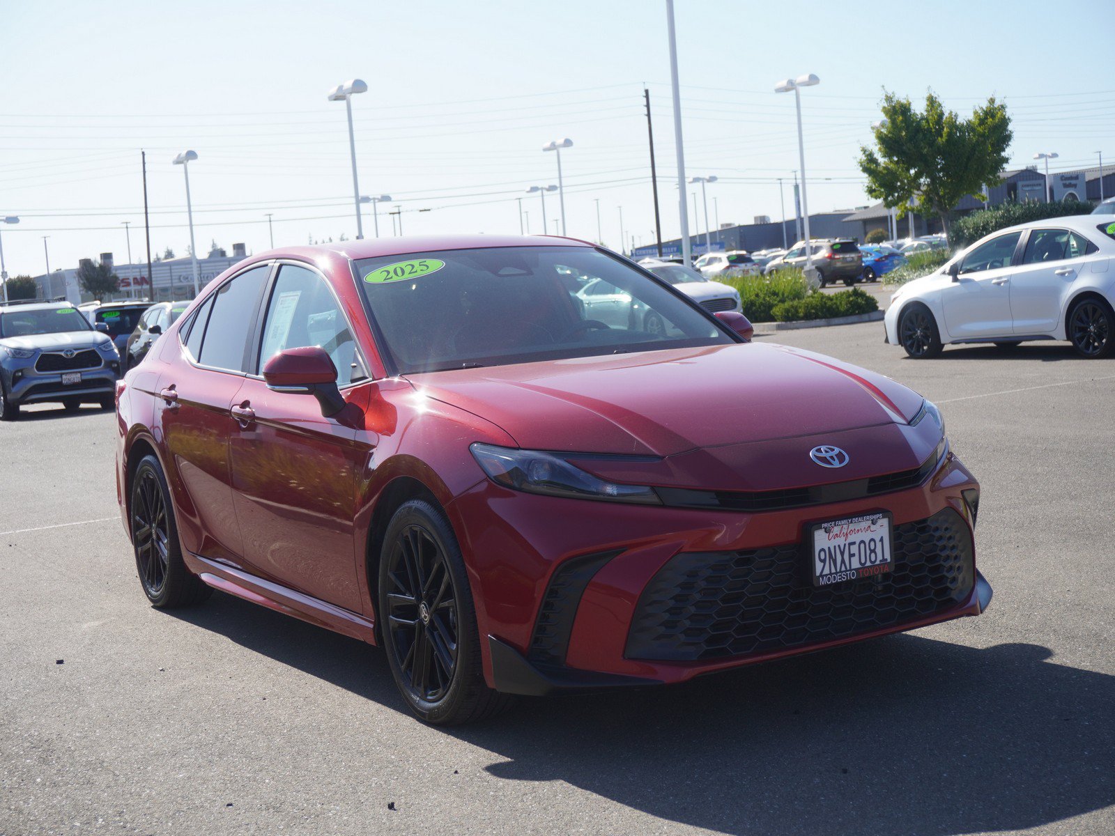 Used 2025 Toyota Camry SE w/ Convenience Package