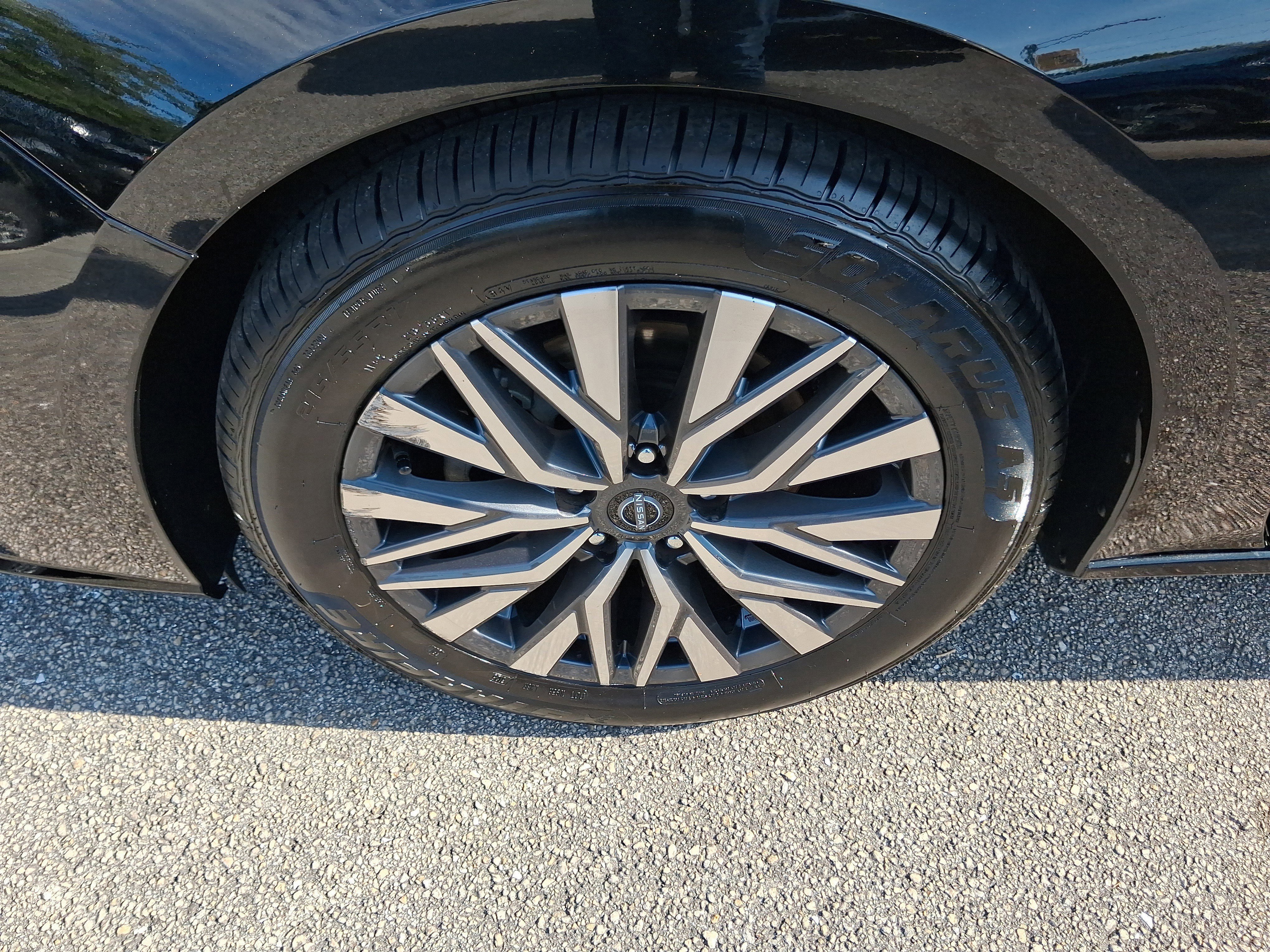 Used 2023 Nissan Altima 2.5 SV FWD image 16