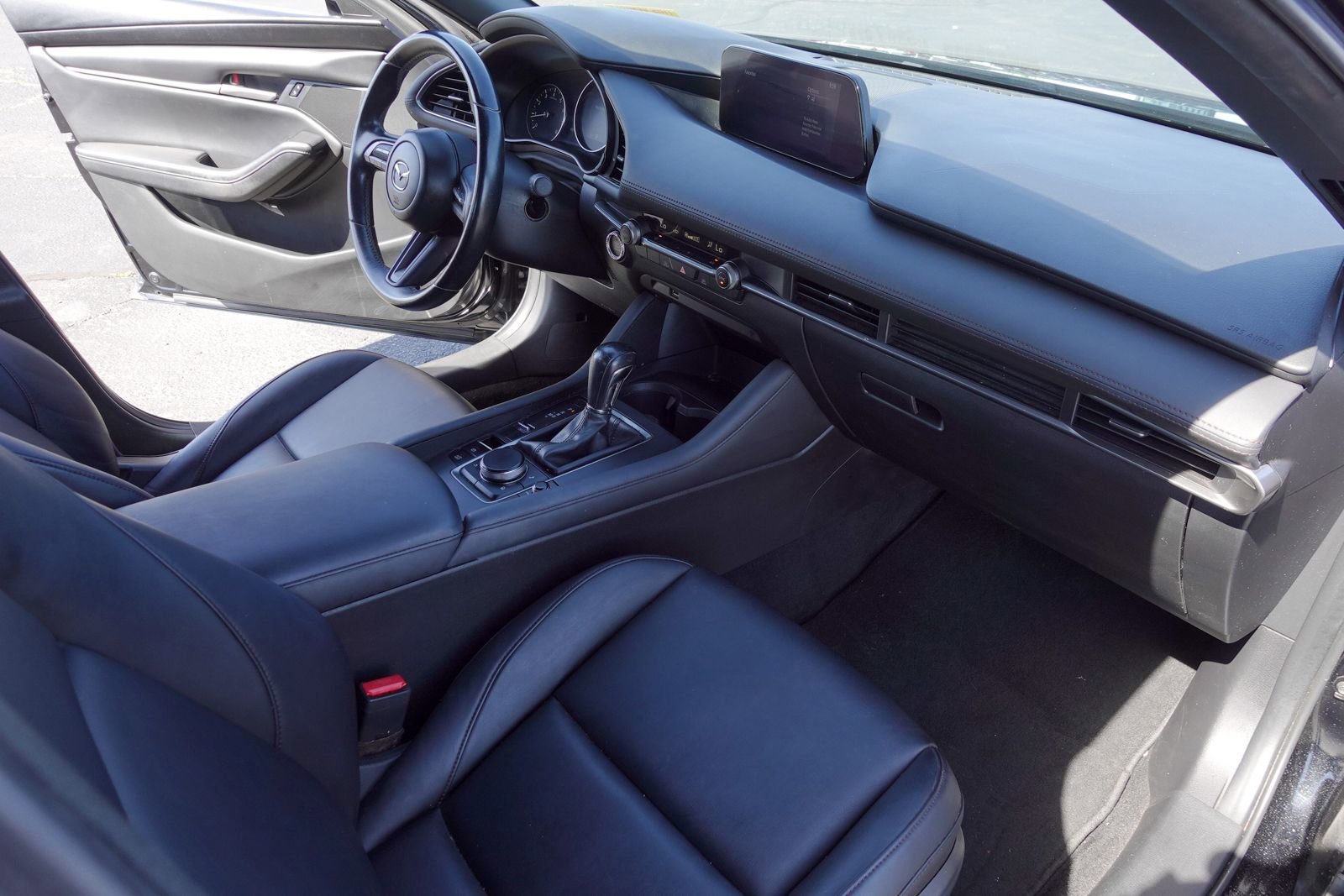 Used 2020 MAZDA MAZDA3 AWD Hatchback image 11
