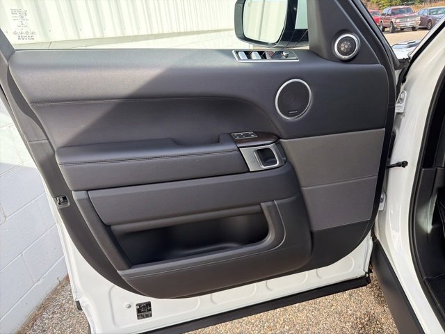 Used 2020 Land Rover Range Rover Sport SE image 22