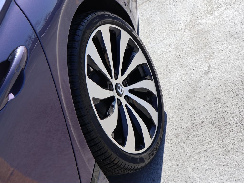 Used 2023 Bentley Flying Spur Azure AWD/4WD image 44