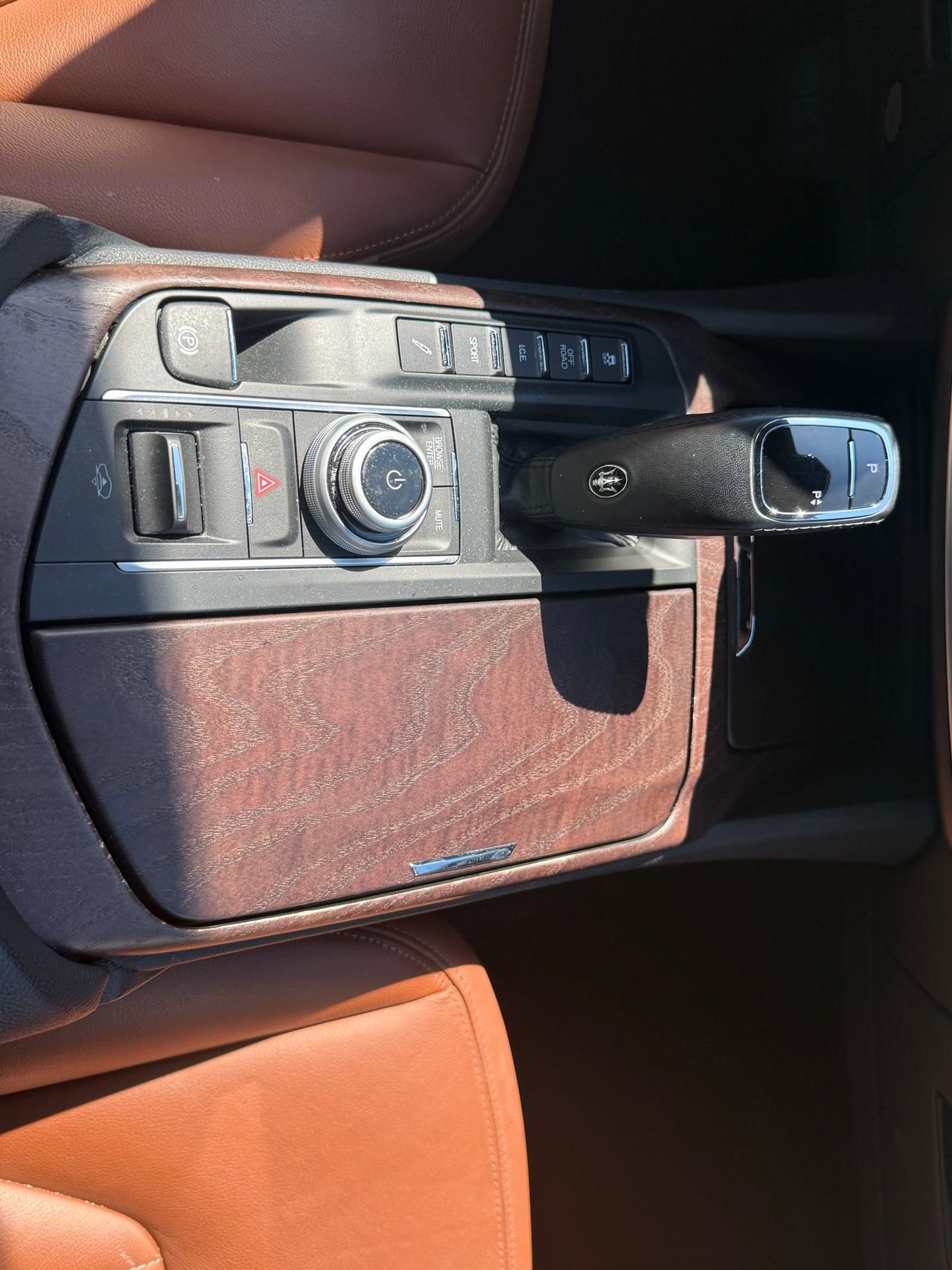 Certified 2023 Maserati Levante GT image 33