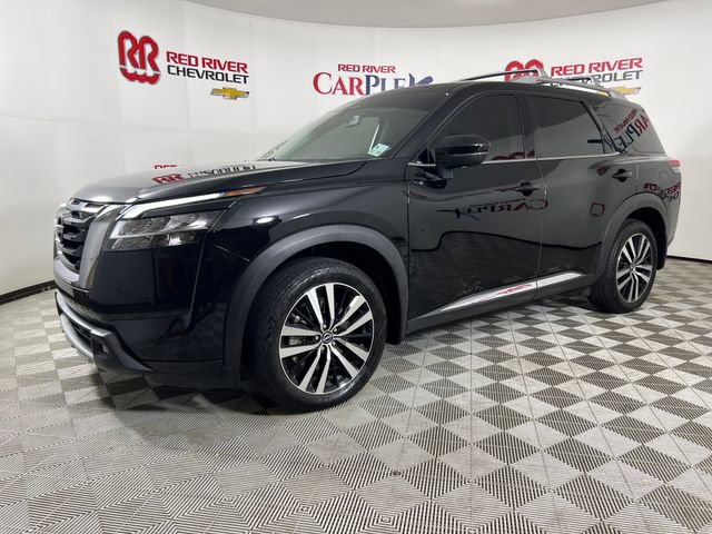Used 2024 Nissan Pathfinder Platinum w/ Cargo Package image 3