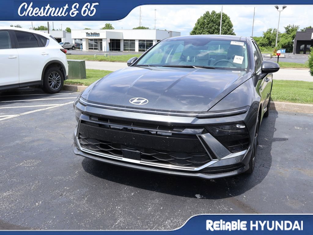 Used 2024 Hyundai Sonata SEL w/ Convenience Package FWD image 9