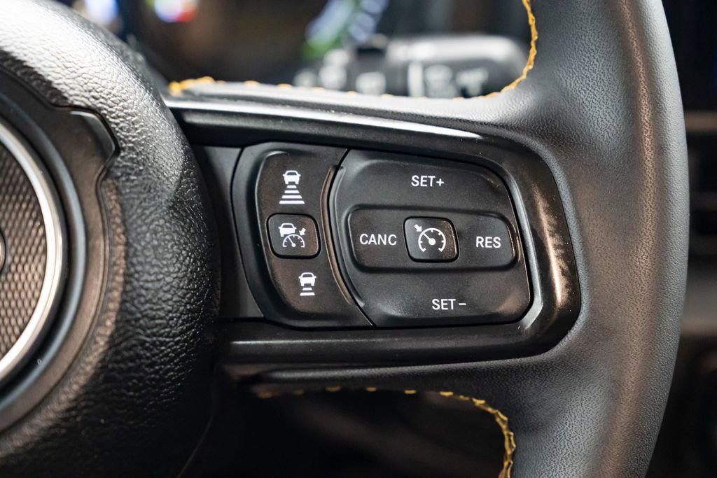 Used 2024 Jeep Wrangler Unlimited image 15