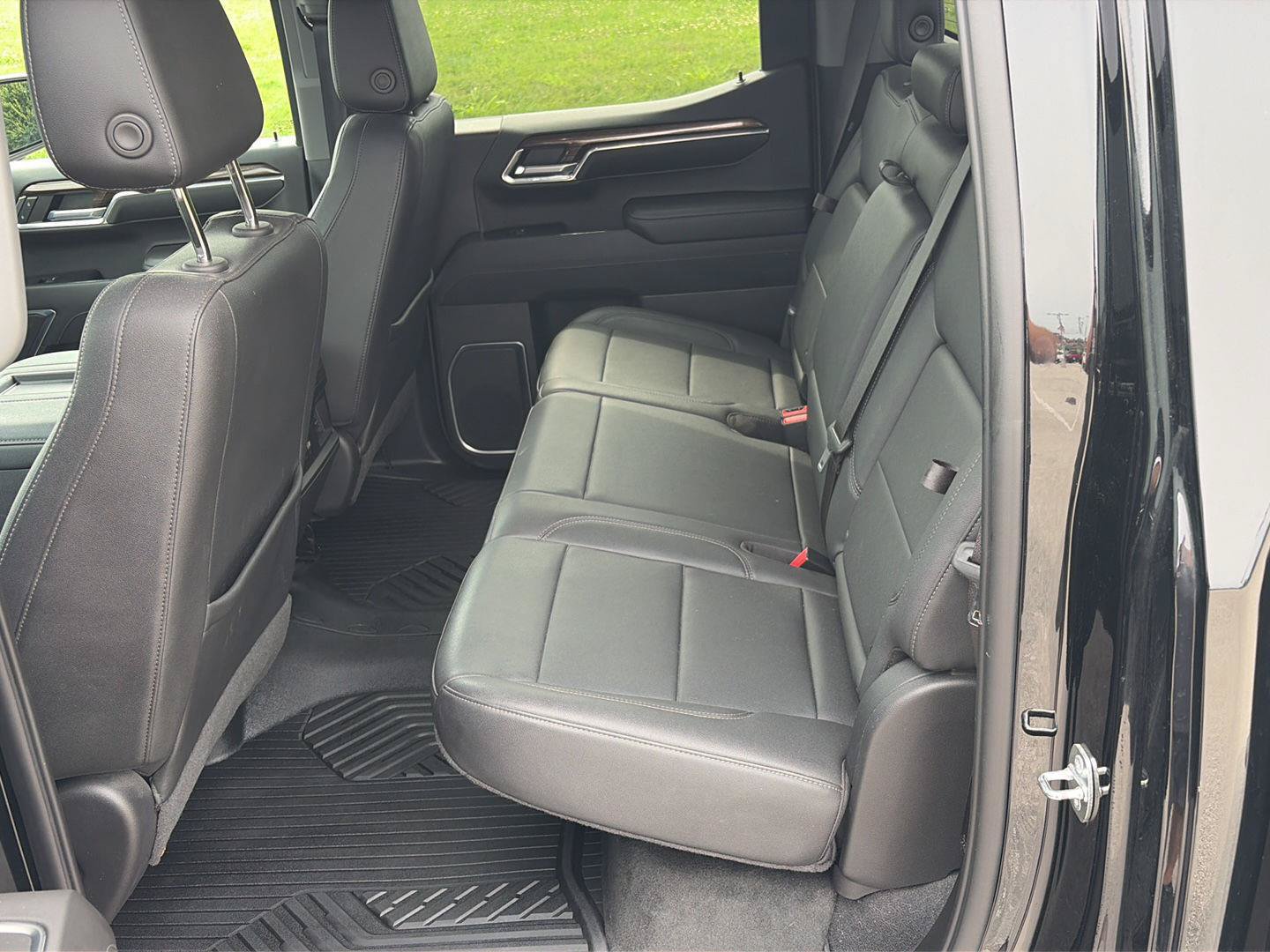 Used 2022 Chevrolet Silverado 1500 LT Trail Boss w/ LT Trail Boss Premium Package AWD/4WD image 11