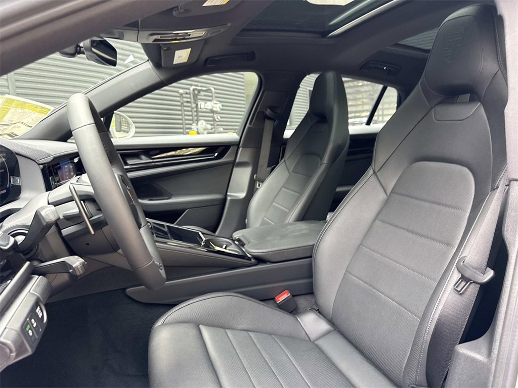 New 2025 Porsche Panamera 4 image 5