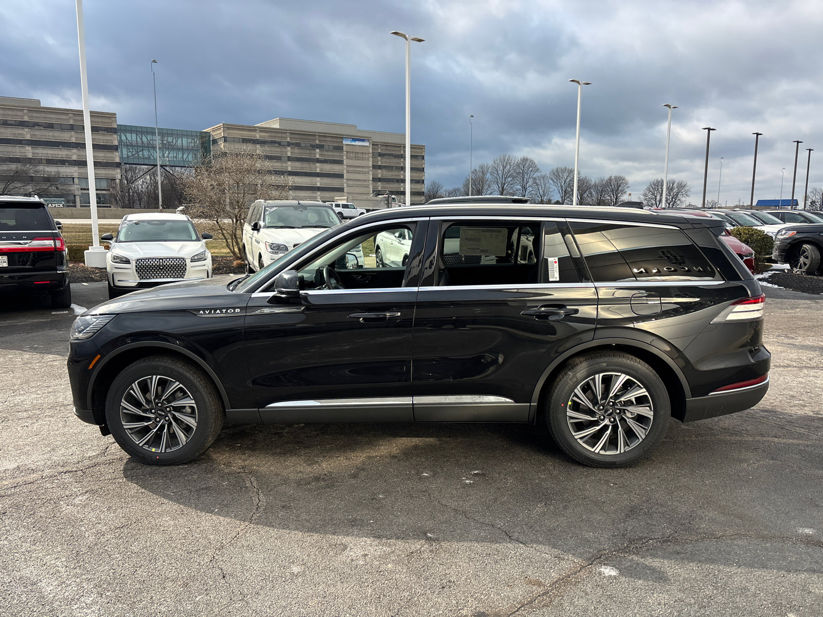 New 2026 Lincoln Aviator AWD image 4