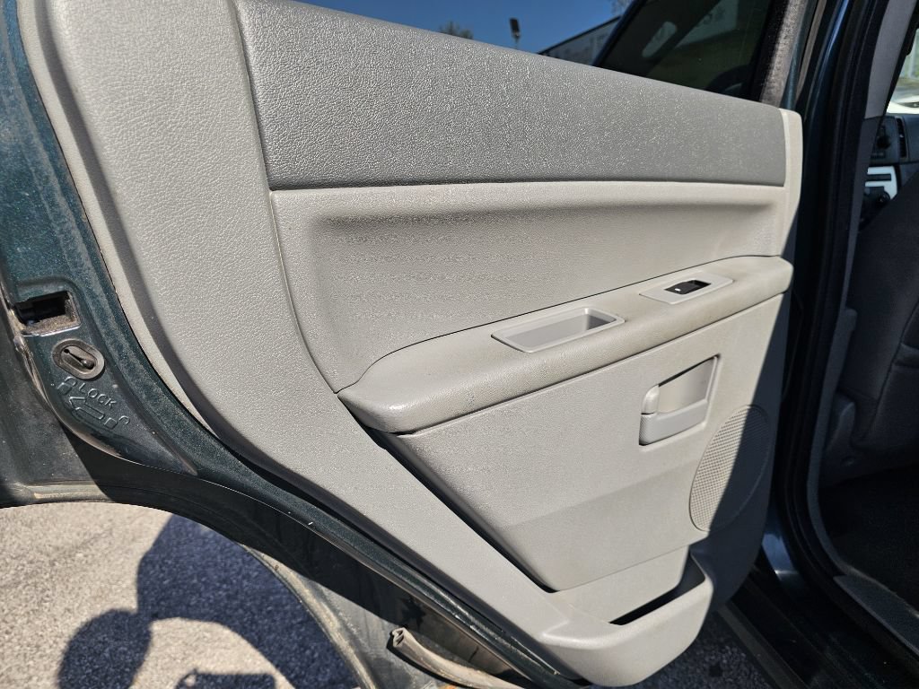 Used 2006 Jeep Grand Cherokee Laredo AWD/4WD image 23