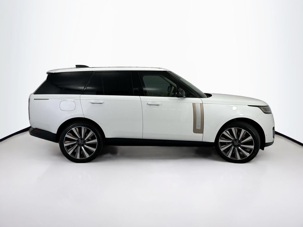 Used 2024 Land Rover Range Rover SV AWD/4WD image 4