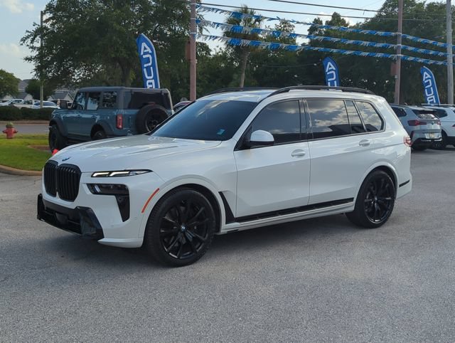 Used 2024 BMW X7 xDrive40i w/ M Sport Package AWD/4WD image 8