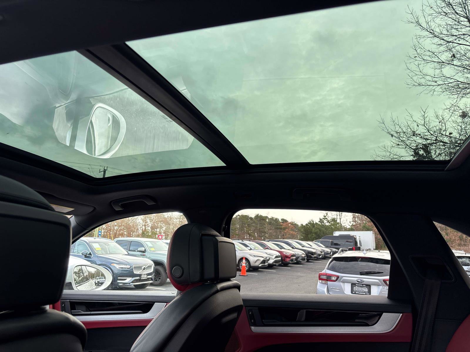 Used 2024 Porsche Cayenne image 8