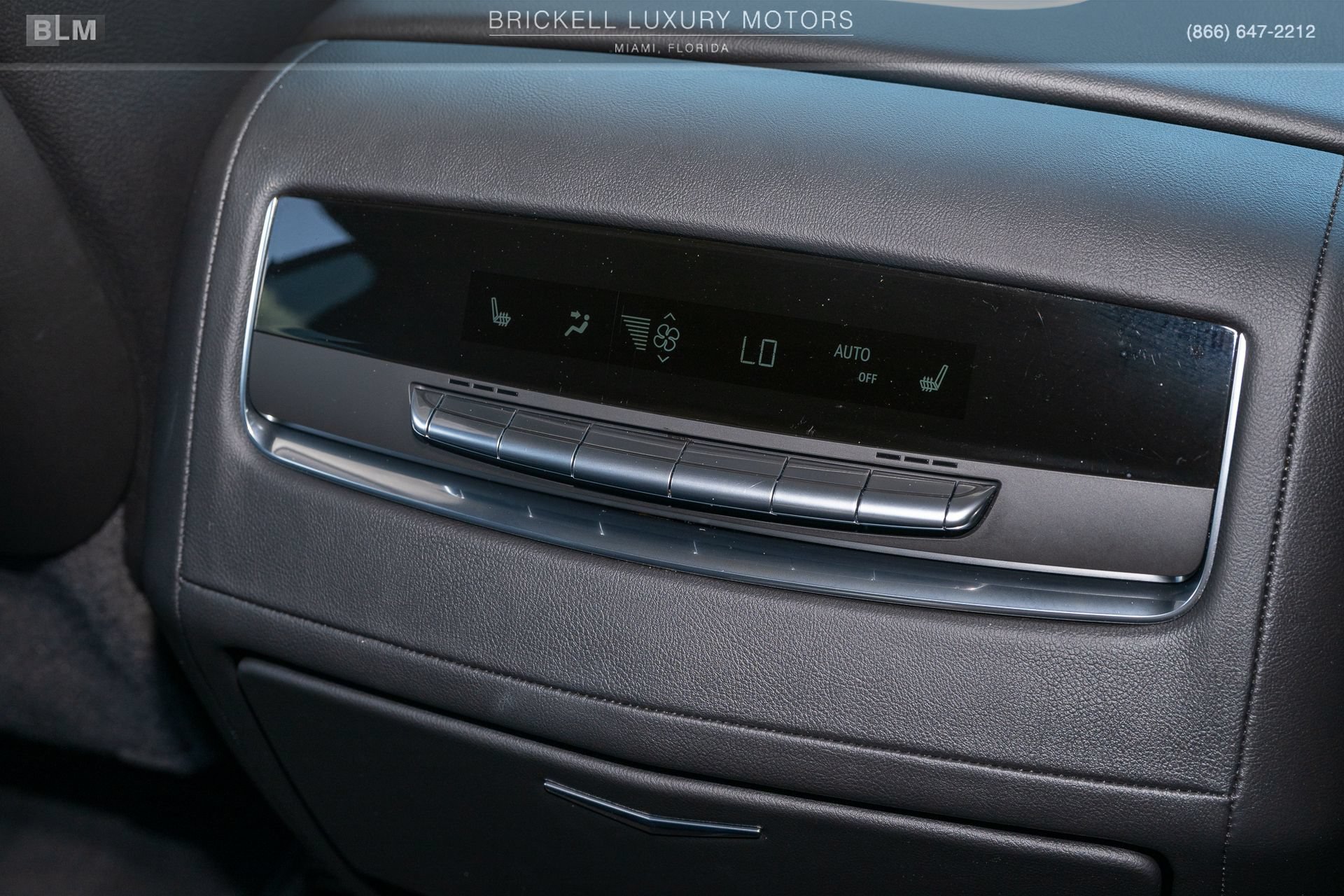 Used 2024 Cadillac Escalade ESV Luxury AWD/4WD image 22