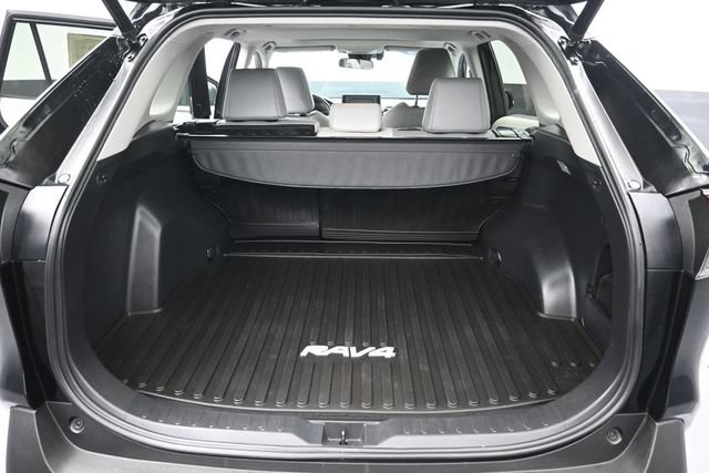 Used 2019 Toyota RAV4 XLE Premium w/ Cold Weather Package AWD/4WD image 27