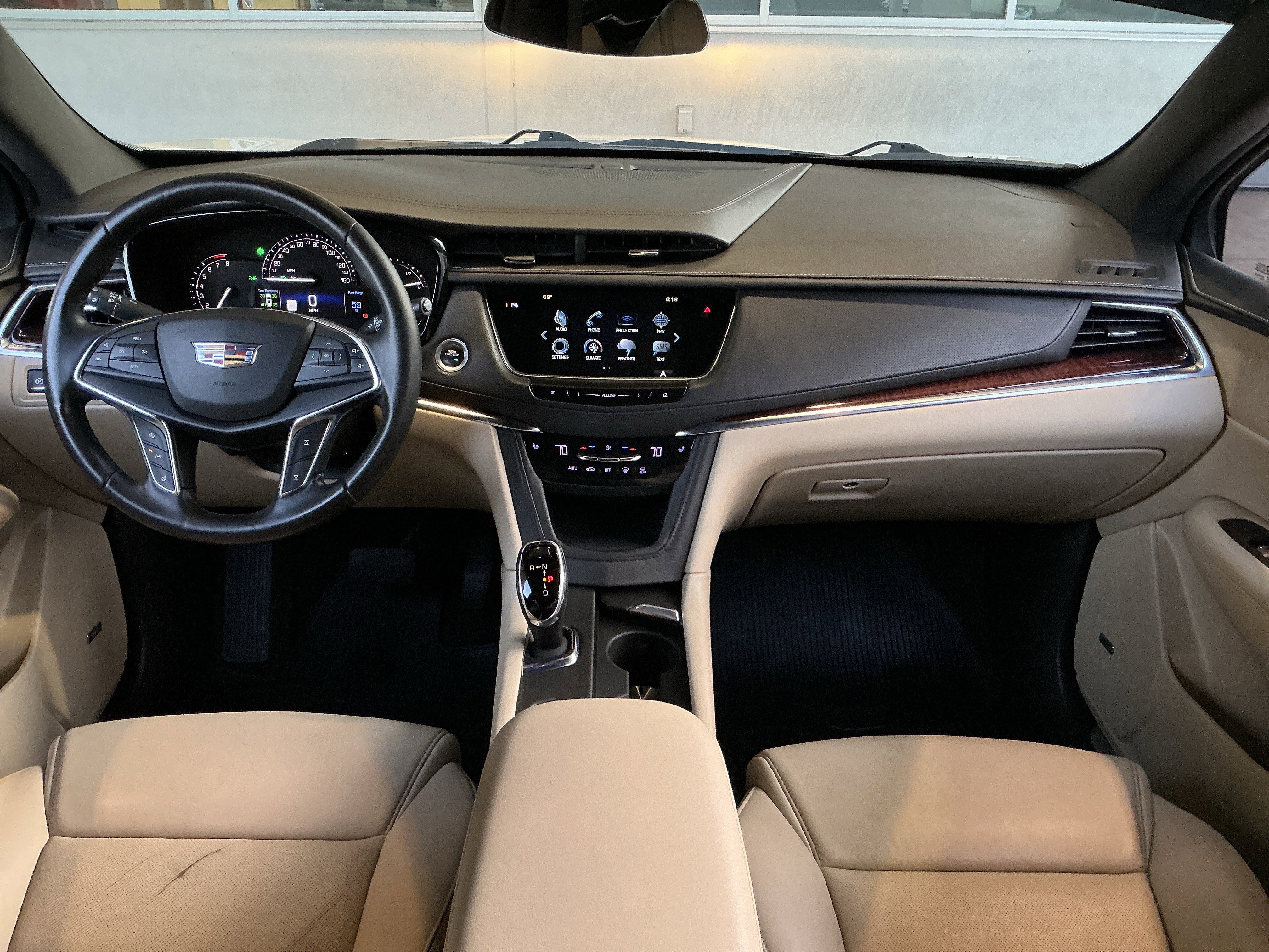 Used 2018 Cadillac XT5 Luxury w/ Driver Awareness Package image 4