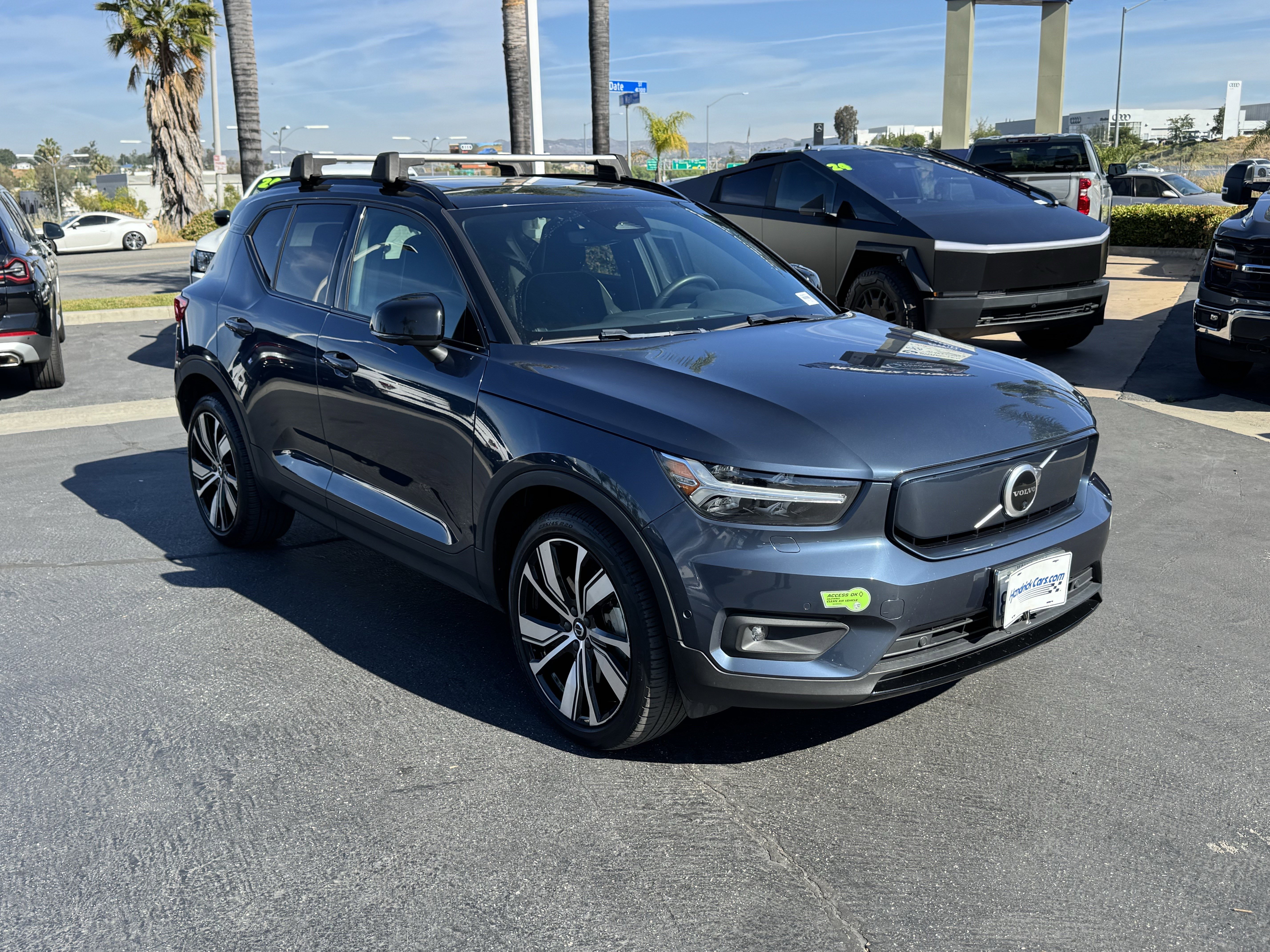 Used 2022 Volvo XC40 P8 Recharge Ultimate image 2