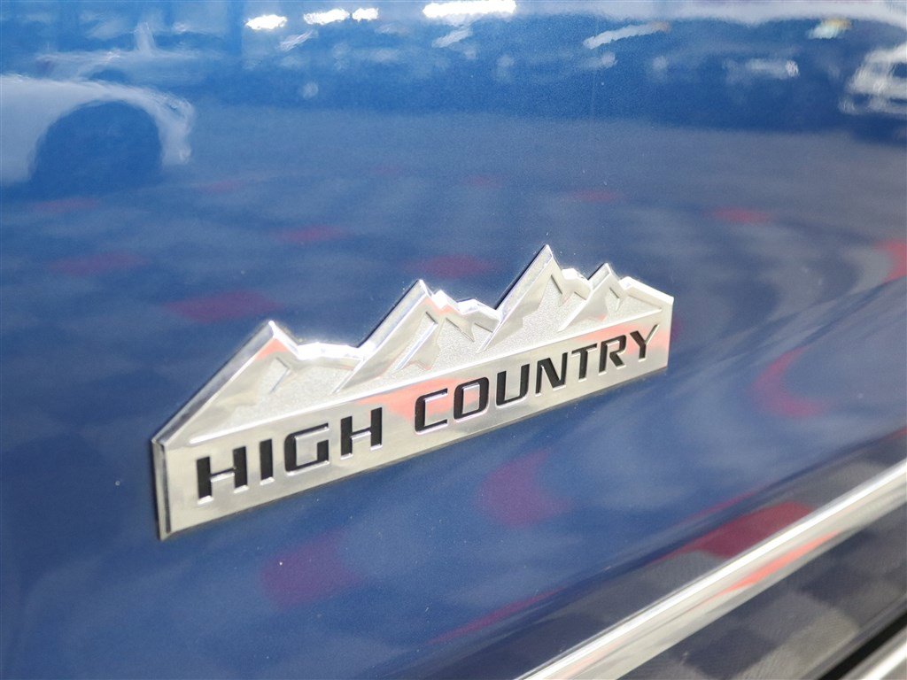 Used 2018 Chevrolet Silverado 1500 High Country image 9