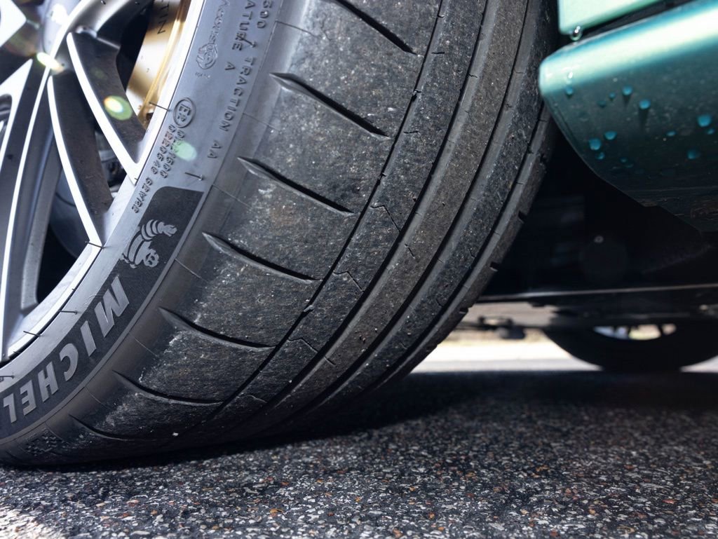 Used 2025 Aston Martin DB12 Volante image 74