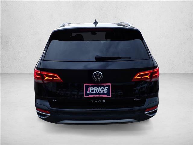 Used 2023 Volkswagen Taos SE w/ Panoramic Sunroof Package AWD/4WD image 3