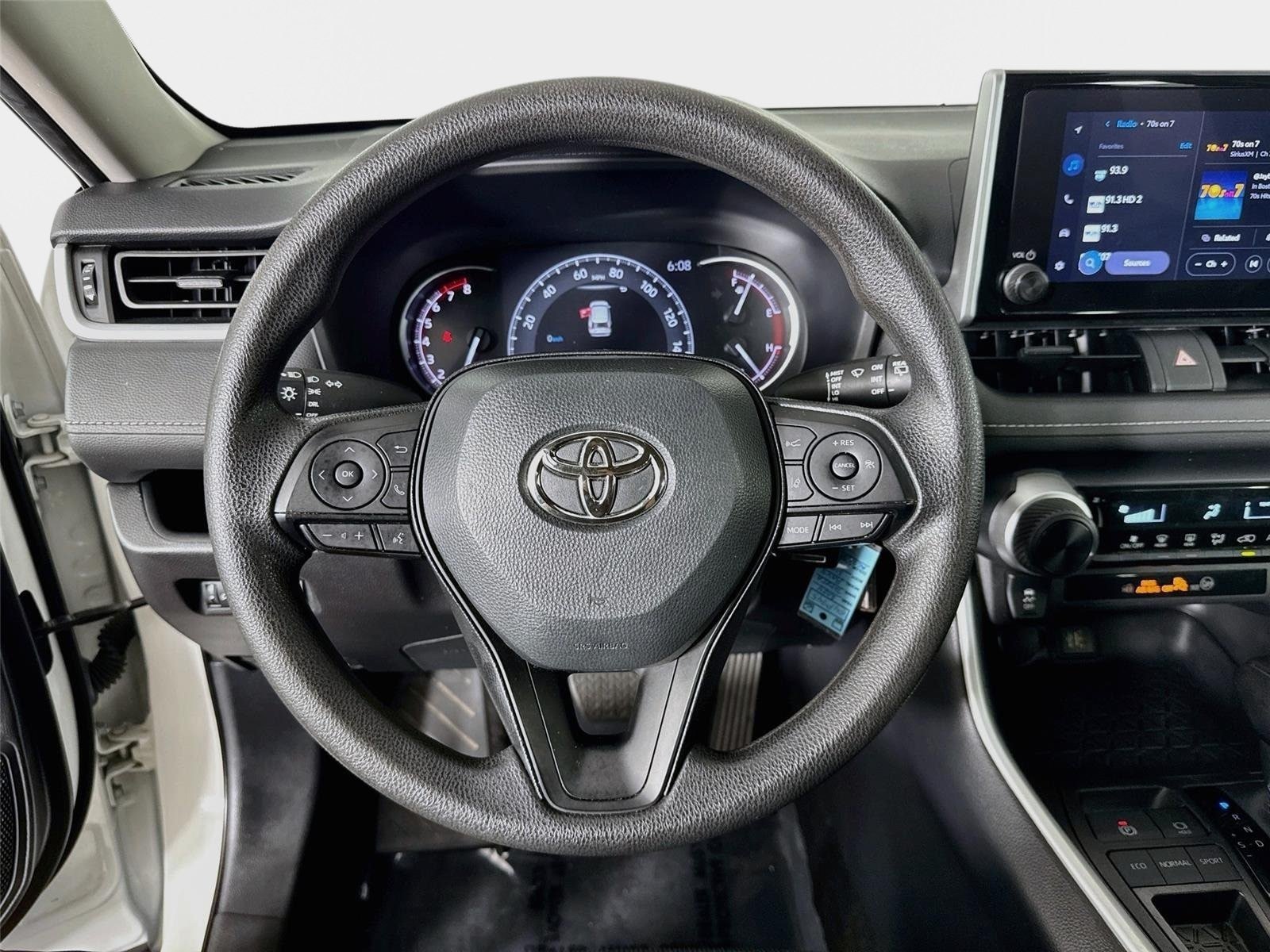 Used 2024 Toyota RAV4 LE FWD image 12