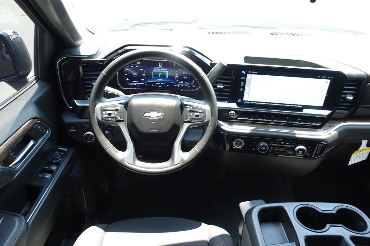 Used 2024 Chevrolet Silverado 1500 LT AWD/4WD image 39