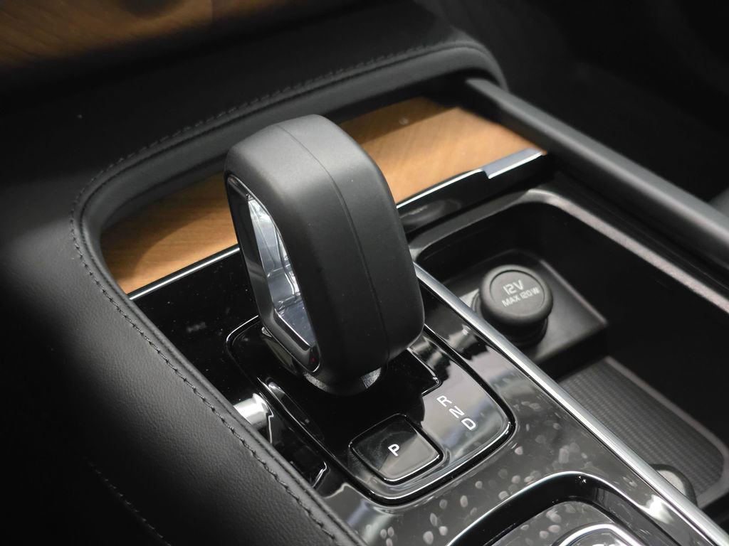 Certified 2025 Volvo XC90 B6 Core w/ Climate Package image 37