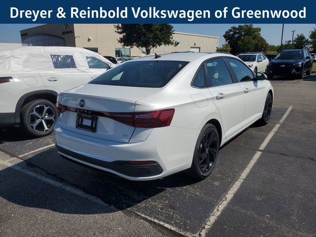 New 2025 Volkswagen Jetta SE image 4