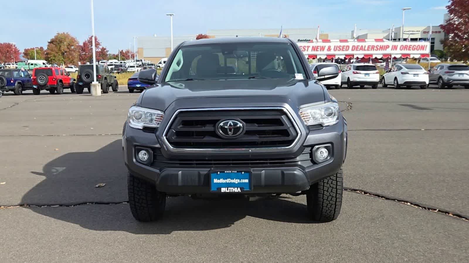 Used 2020 Toyota Tacoma SR5 w/ Blackout Package AWD/4WD image 3