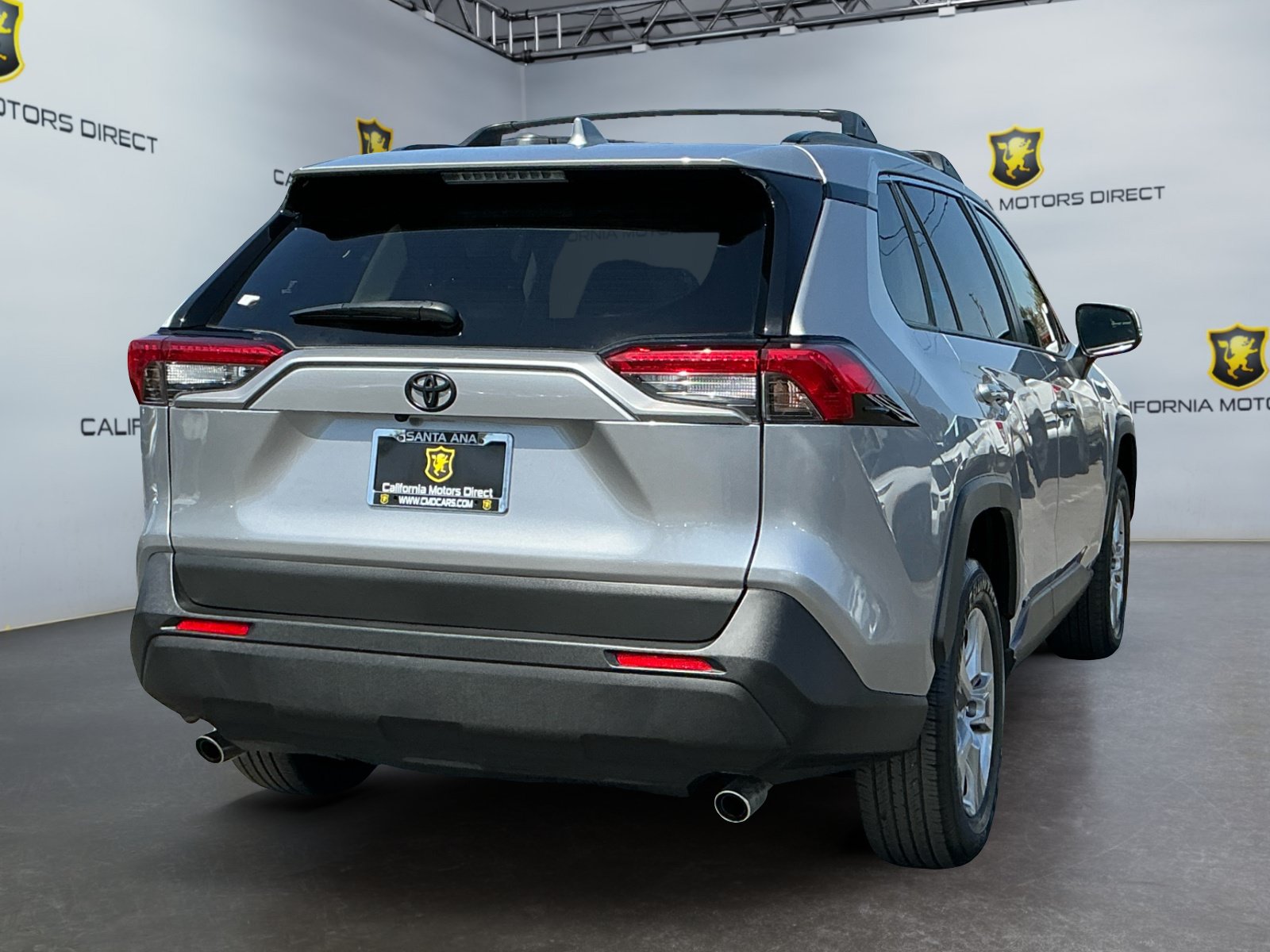 Used 2025 Toyota RAV4 LE AWD/4WD image 5