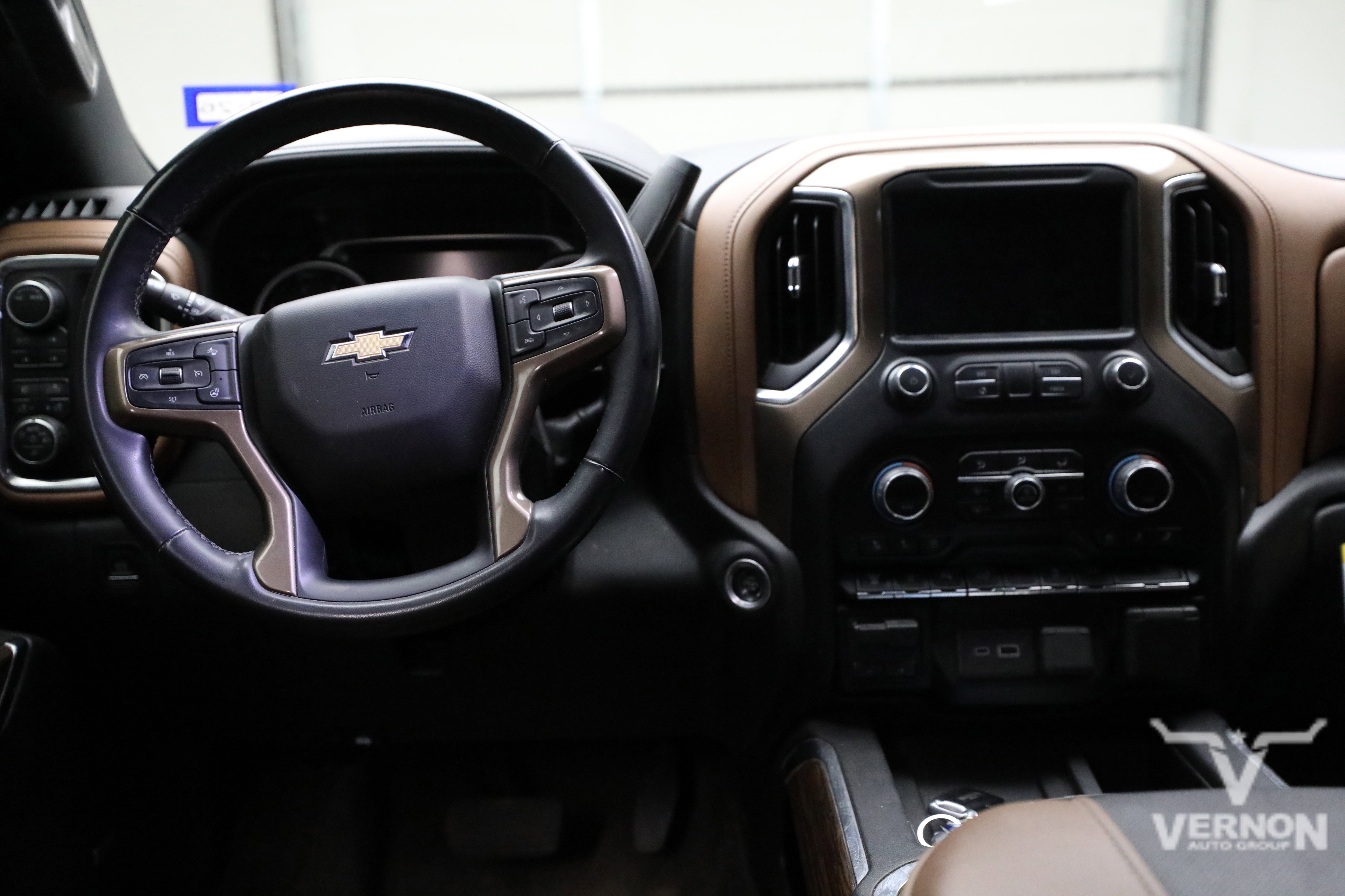 Used 2023 Chevrolet Silverado 3500 High Country w/ LPO, Hitch Package AWD/4WD image 8