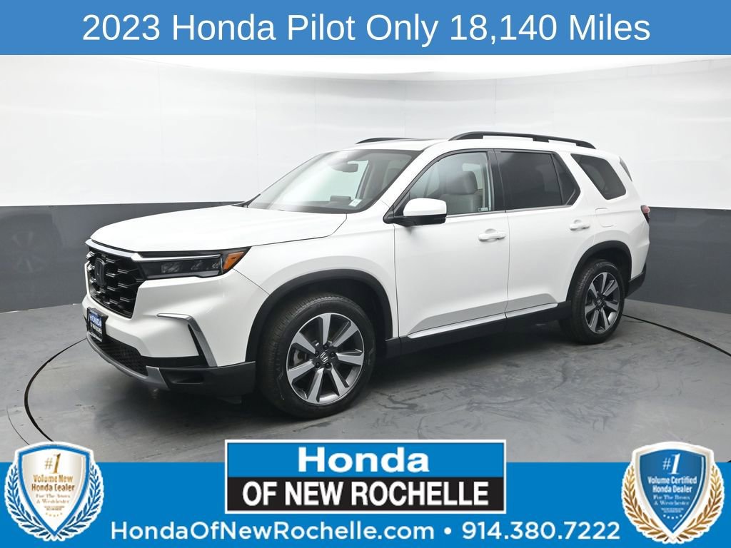 Used 2023 Honda Pilot Touring image 1